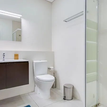 Central 4 Bed Next To Marques De Pombal *